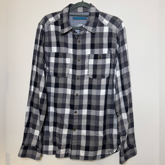 The North Face Men's Black and White Cumberland Plaid Button Down Shirt - Picture 2 of 7